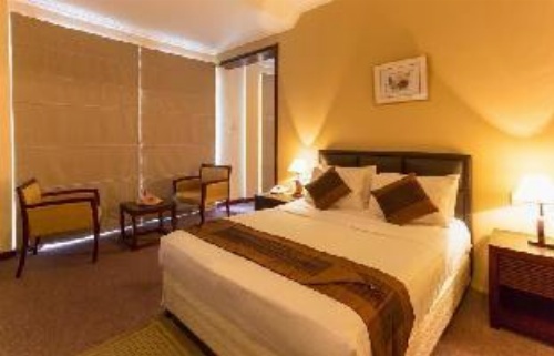 Devon Hotel image 1